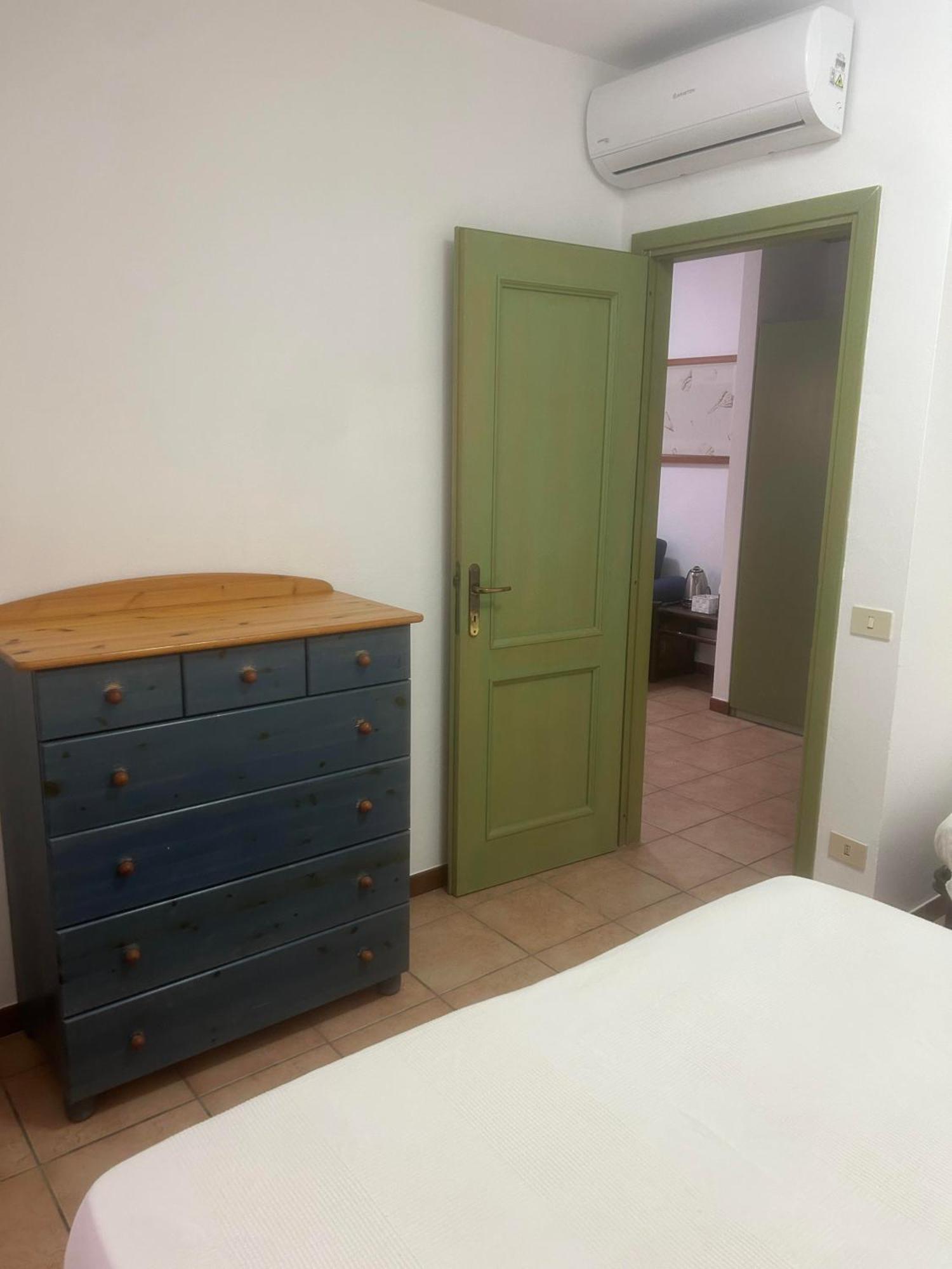Residence Le Solane Марина ди Кампо Екстериор снимка