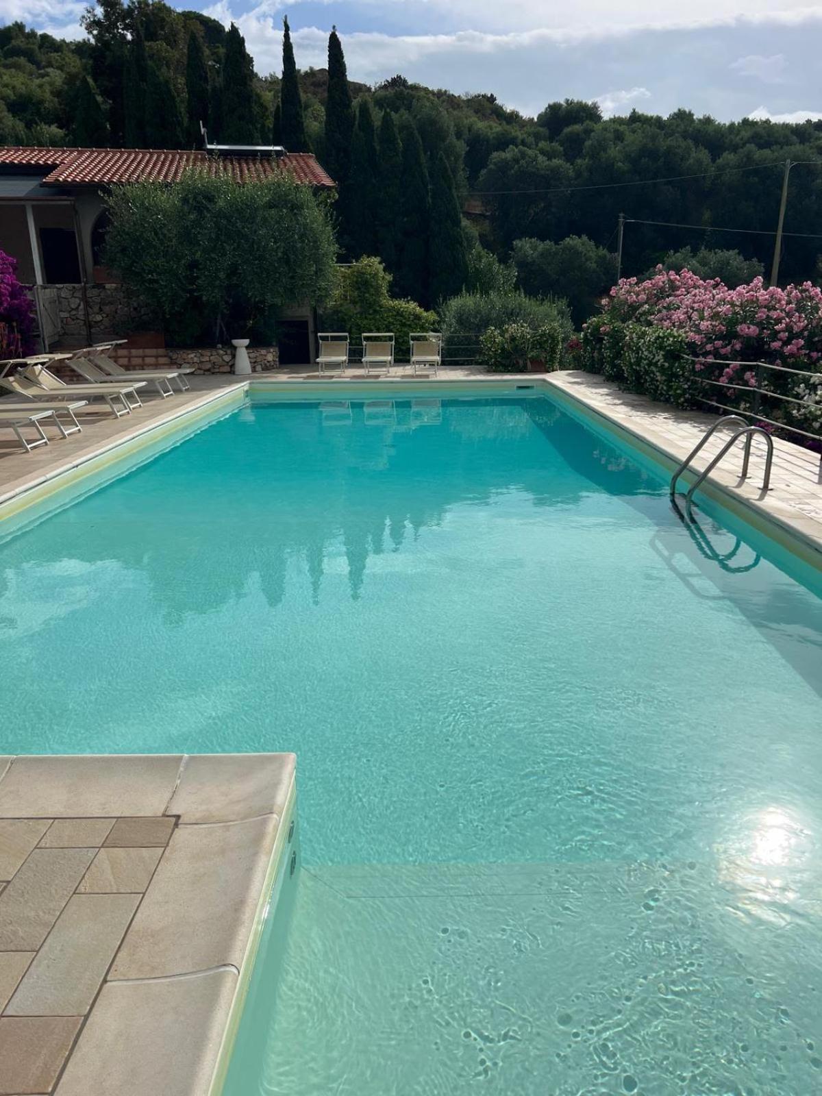 Residence Le Solane Марина ди Кампо Екстериор снимка