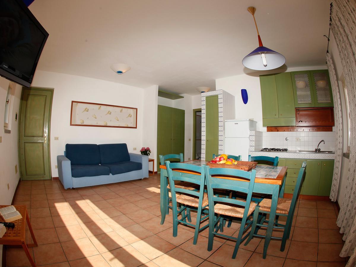 Residence Le Solane Марина ди Кампо Стая снимка